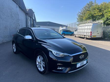 INFINITI Q30 2016
